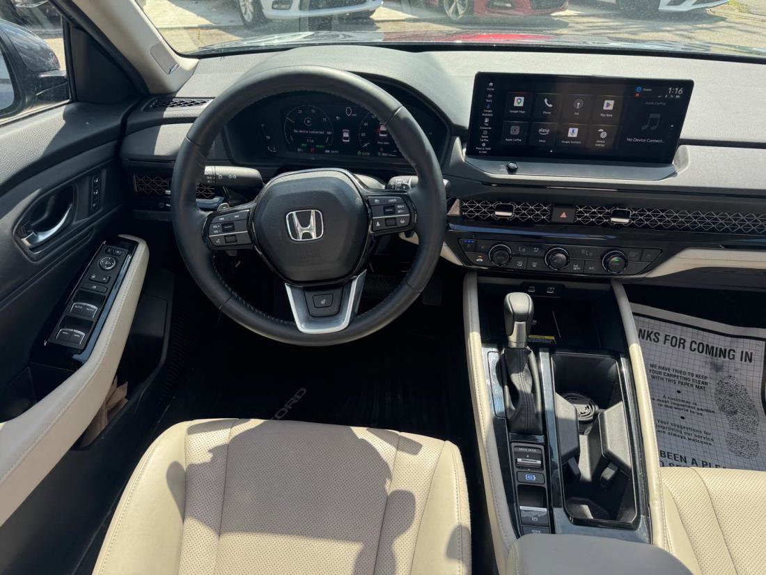 Used 2025 Honda Accord Touring image 8