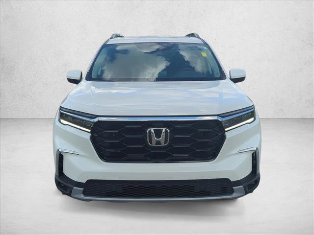 Used 2023 Honda Pilot Touring image 2
