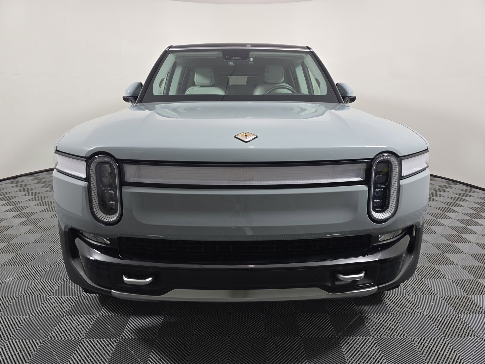 Used 2024 Rivian R1S Adventure AWD/4WD image 8