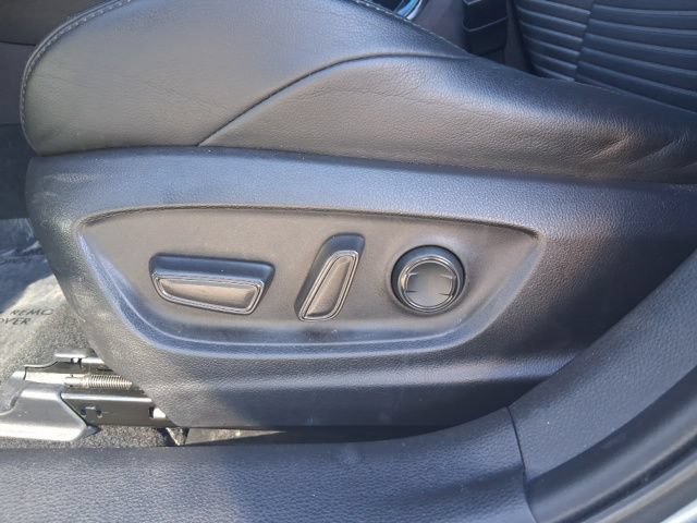 Used 2022 Toyota Corolla XSE FWD image 15