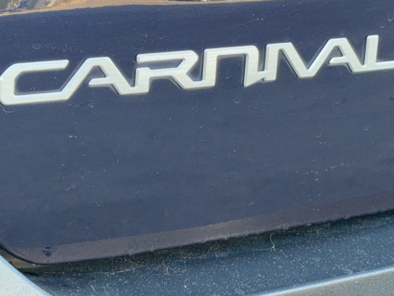 Used 2025 Kia Carnival FWD image 31