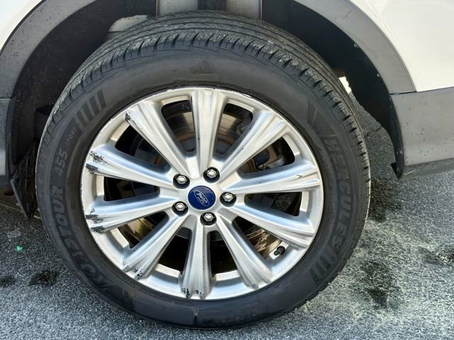 Used 2017 Ford Escape Titanium image 30