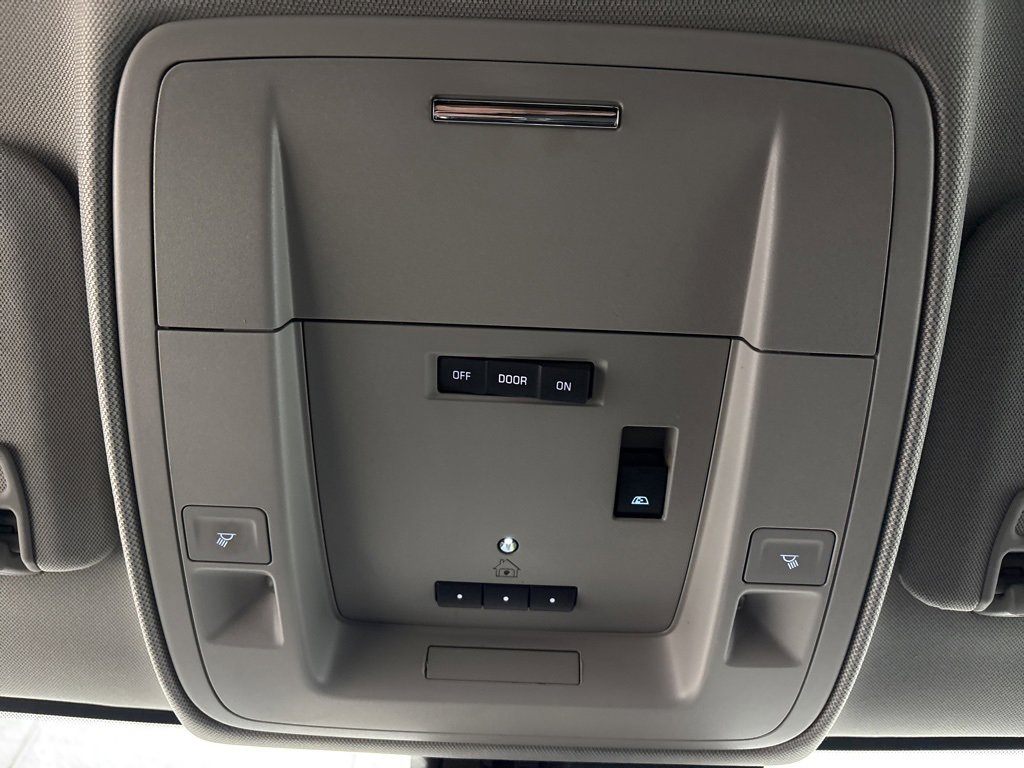 Used 2018 Chevrolet Silverado 2500 High Country image 18