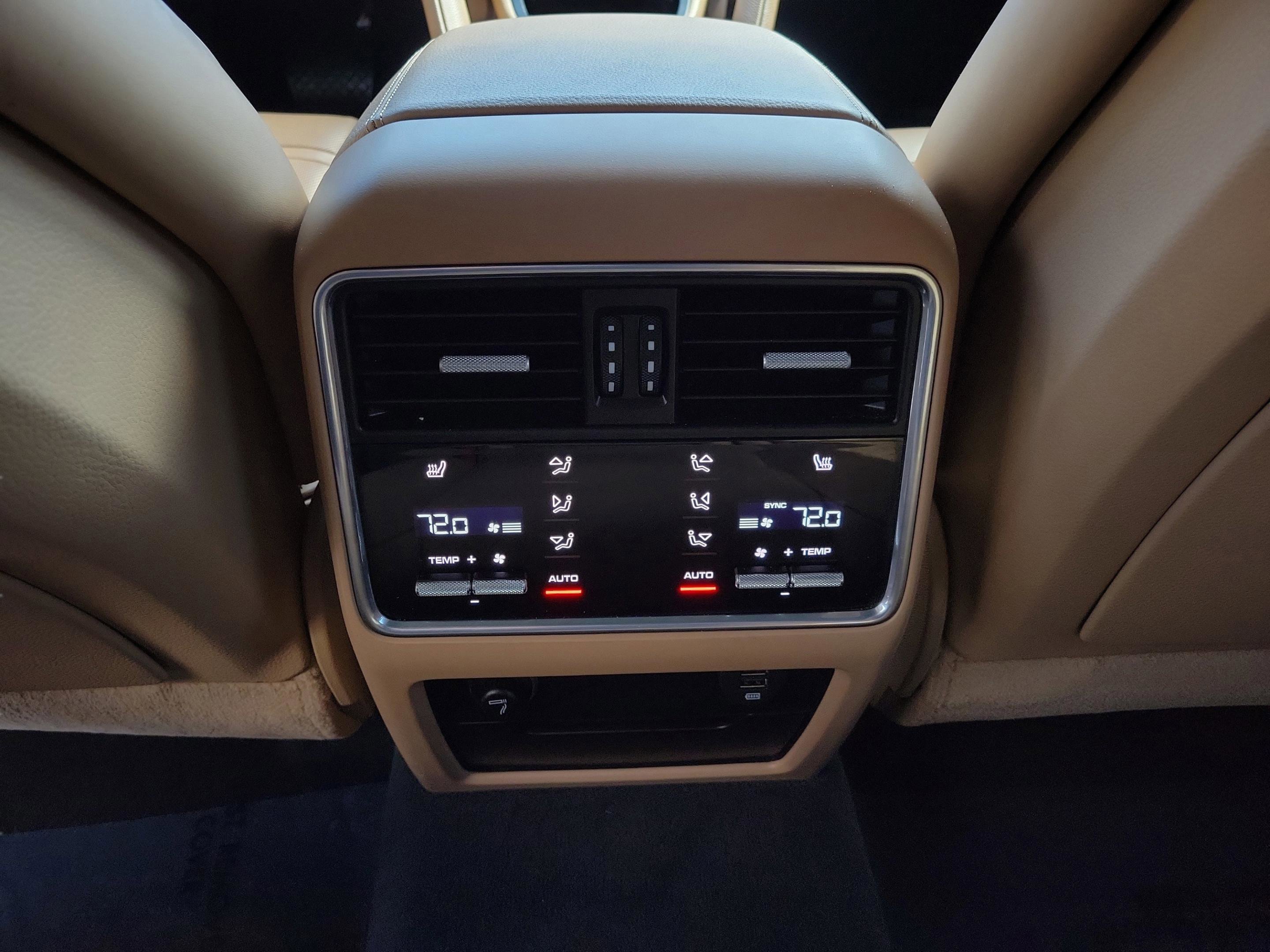 Used 2019 Porsche Cayenne Base image 24