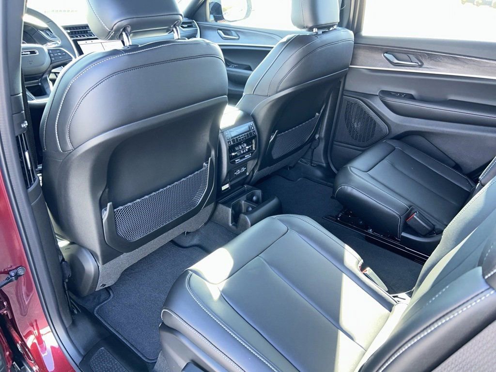New 2025 Jeep Grand Cherokee L Limited w/ Black Appearance Package image 10