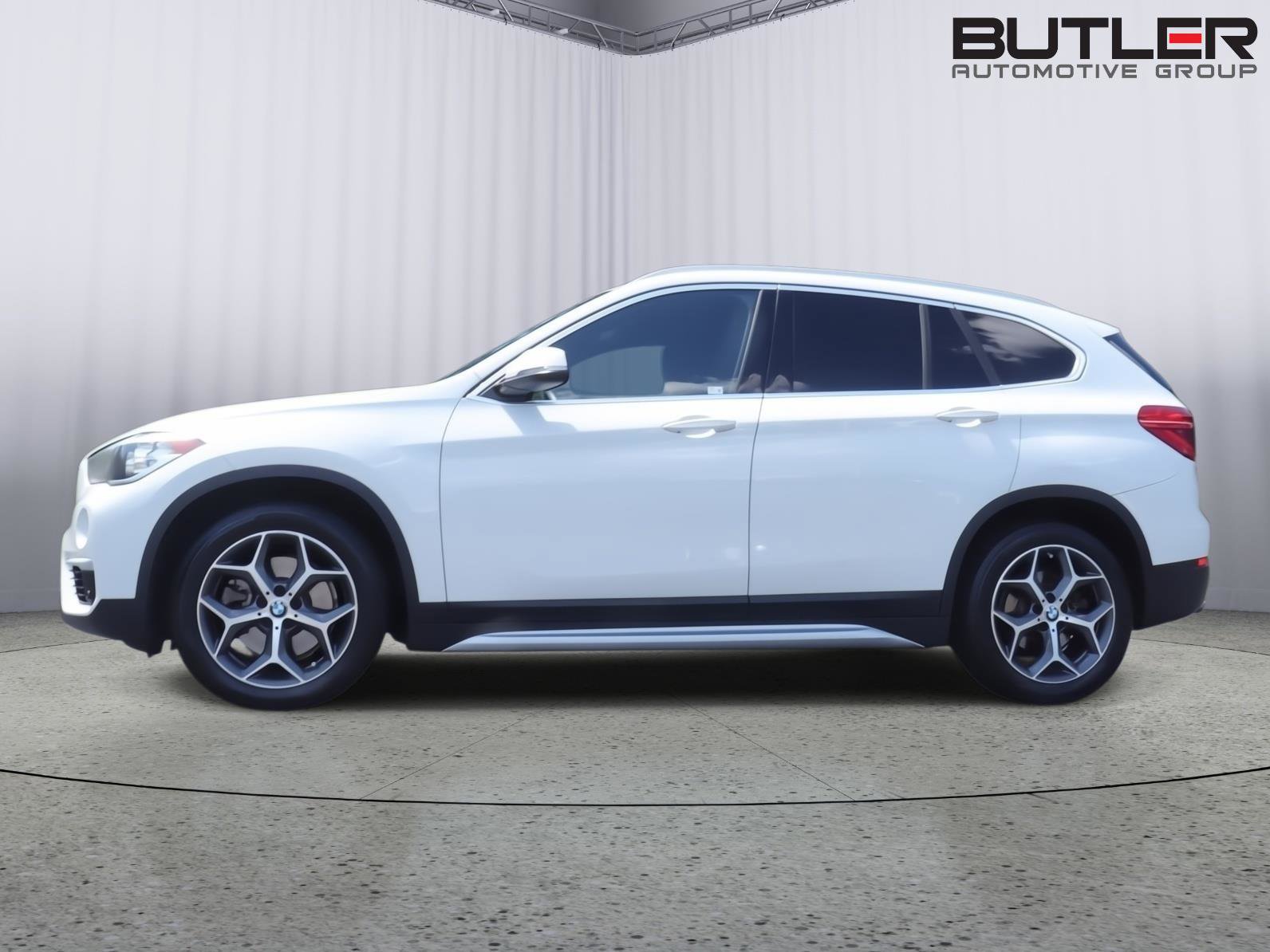 Used 2019 BMW X1 xDrive28i w/ Convenience Package image 1