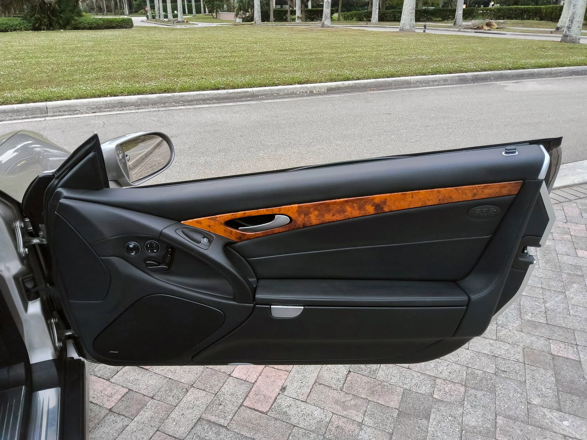 Used 2007 Mercedes-Benz SL 550 image 16