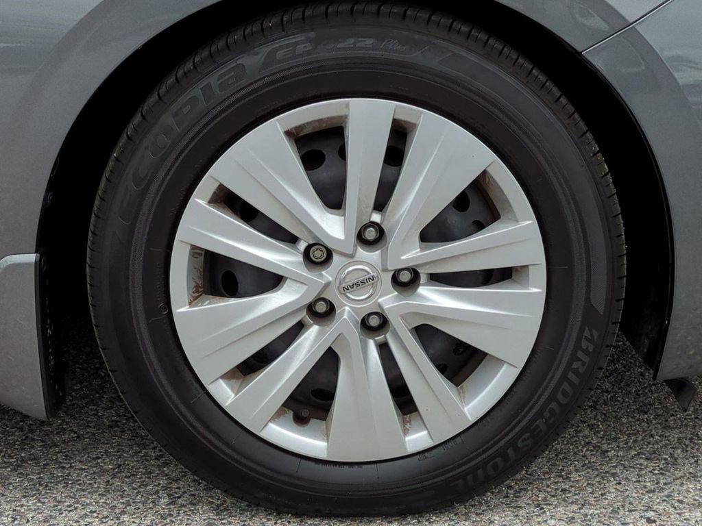 Certified 2022 Nissan Sentra S image 11