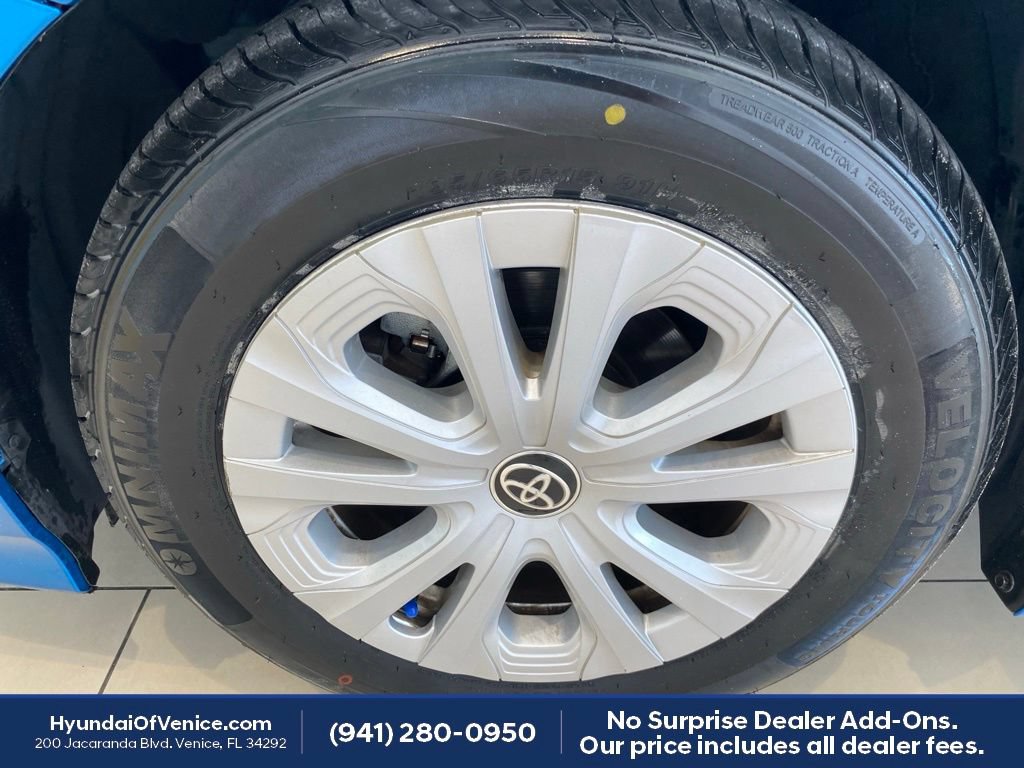 Used 2022 Toyota Prius LE FWD image 40
