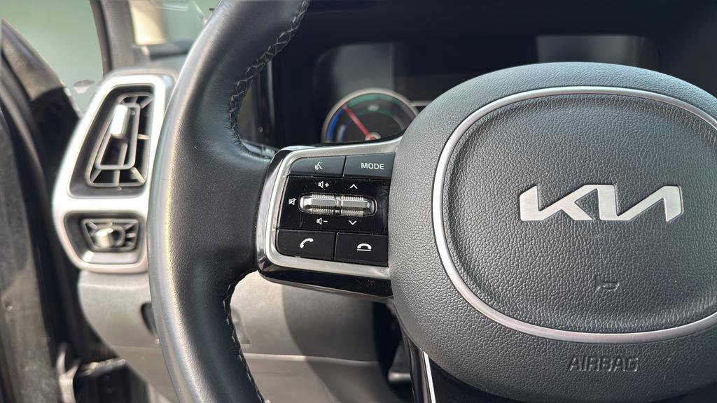 Used 2023 Kia Sorento EX w/ Panoramic Sunroof Package image 28