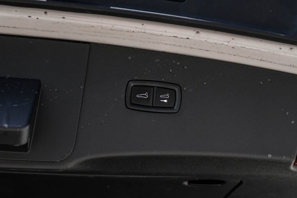 Used 2023 Porsche Cayenne Turbo AWD/4WD image 55