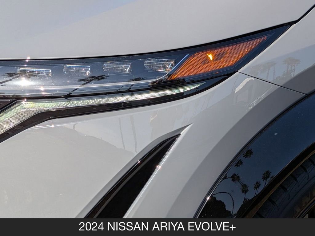 Used 2024 Nissan Ariya FWD image 11