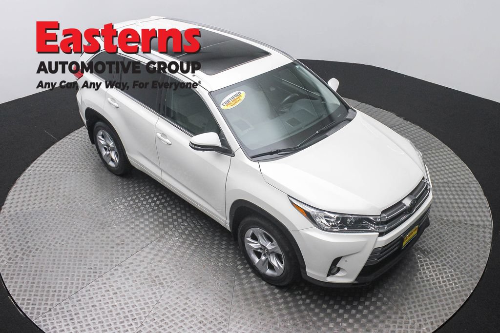 Used 2017 Toyota Highlander Limited Platinum AWD/4WD image 3