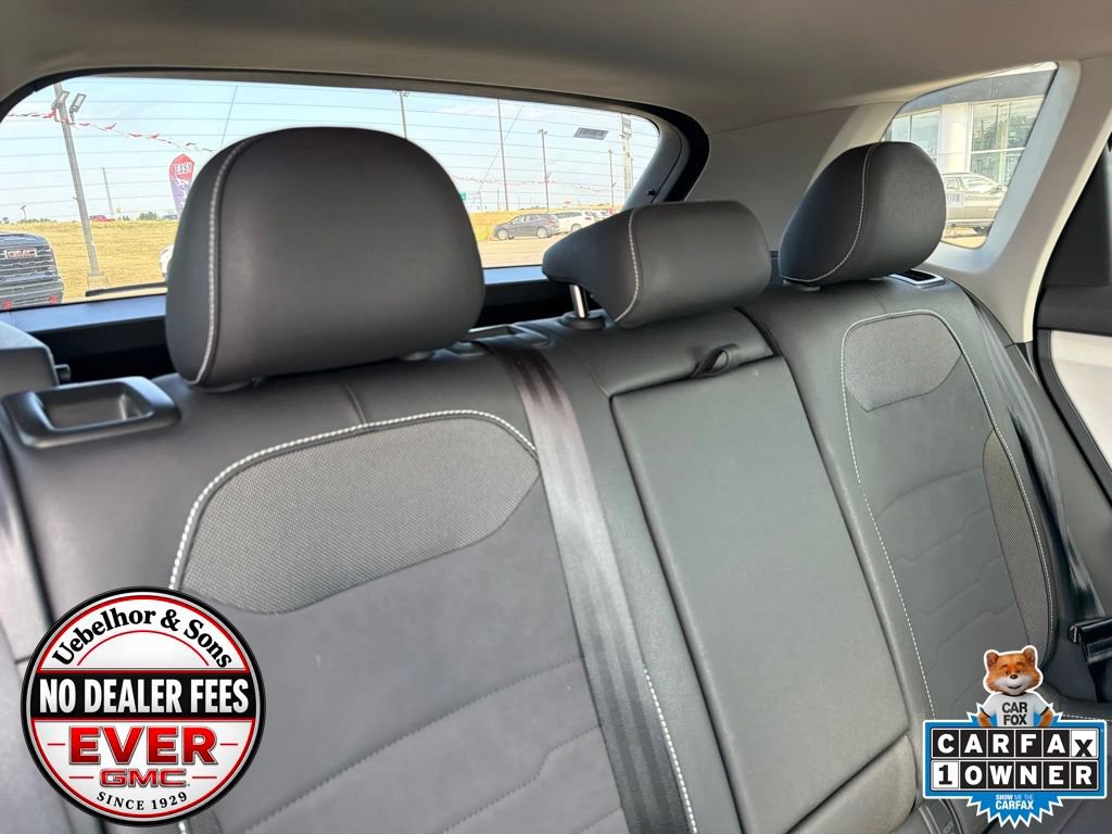 Used 2025 Volkswagen Taos SE AWD/4WD image 5