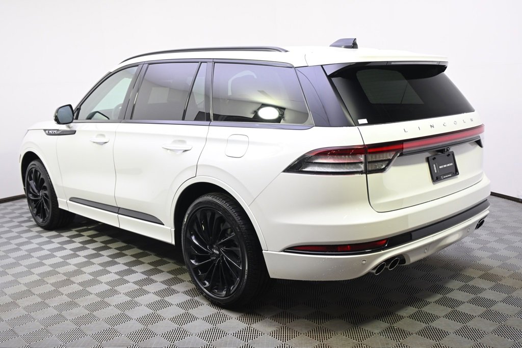 New 2026 Lincoln Aviator Reserve image 3