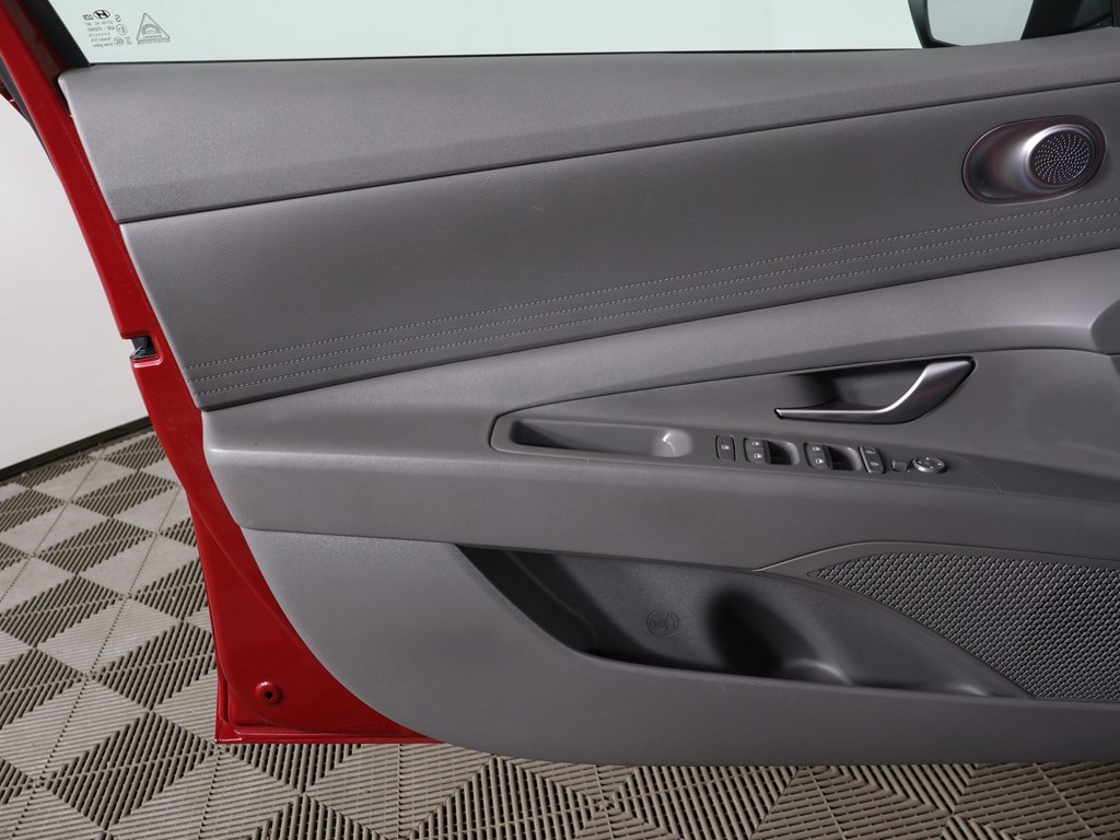 Certified 2023 Hyundai Elantra SEL image 19