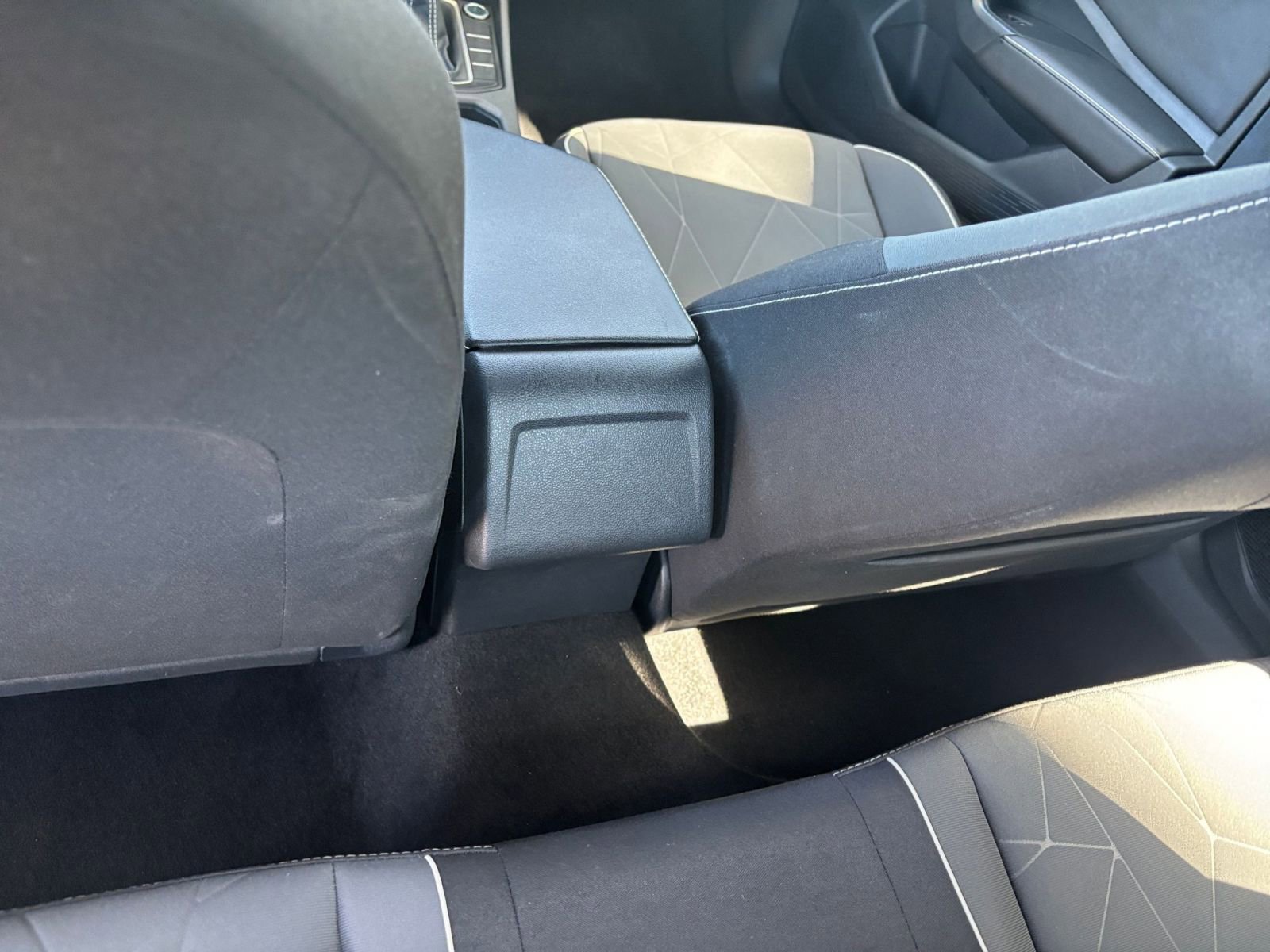 Used 2025 Volkswagen Jetta Sport image 23