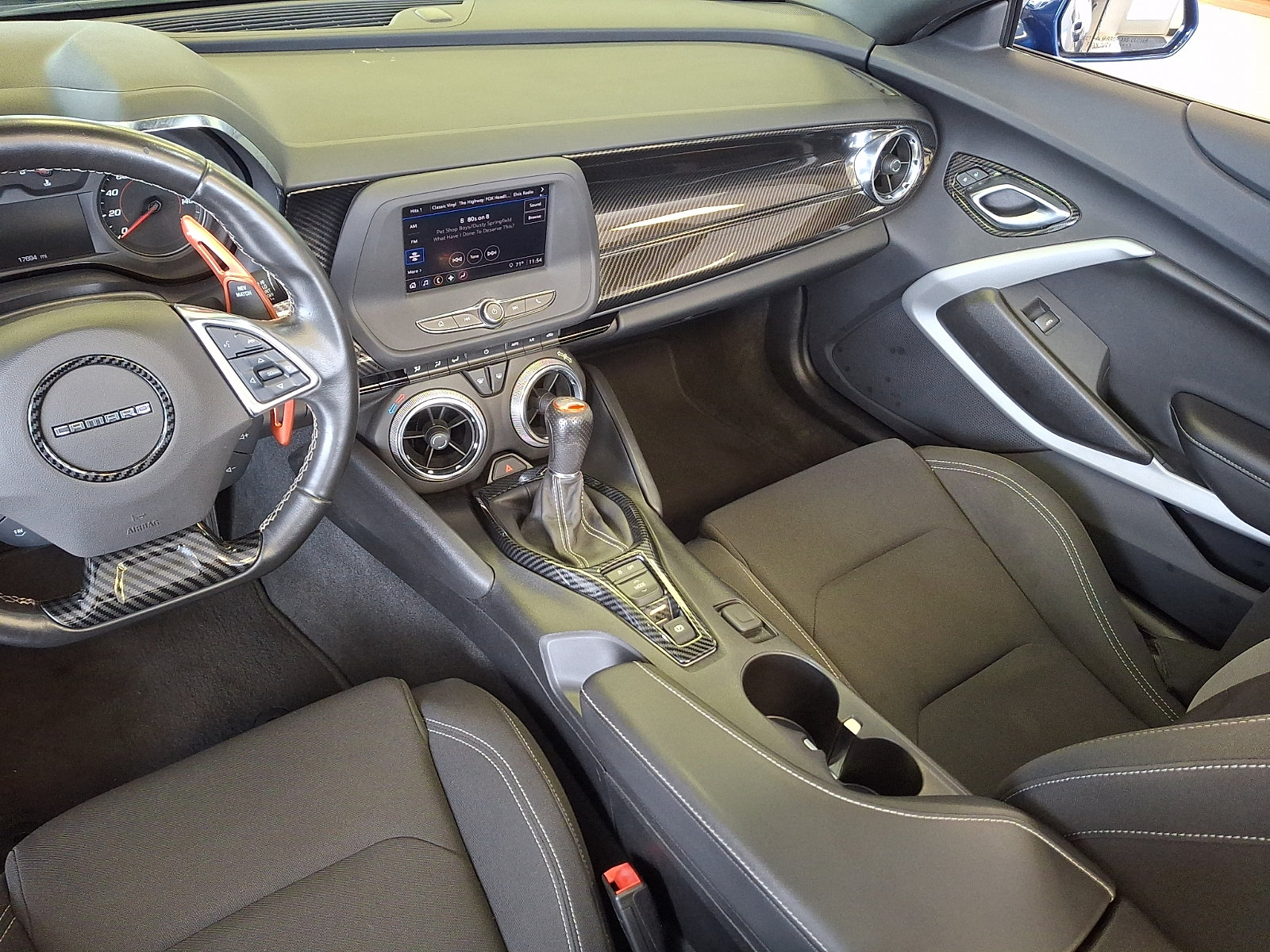 Used 2024 Chevrolet Camaro LT RWD image 9