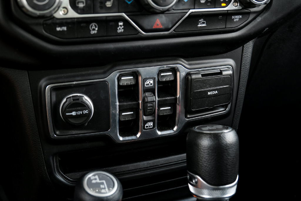 Used 2023 Jeep Wrangler Unlimited Sport AWD/4WD image 37