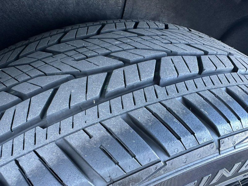 Used 2025 Chevrolet Traverse RS image 22