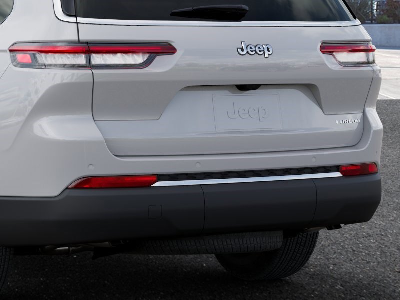 New 2026 Jeep Grand Cherokee L Laredo image 13