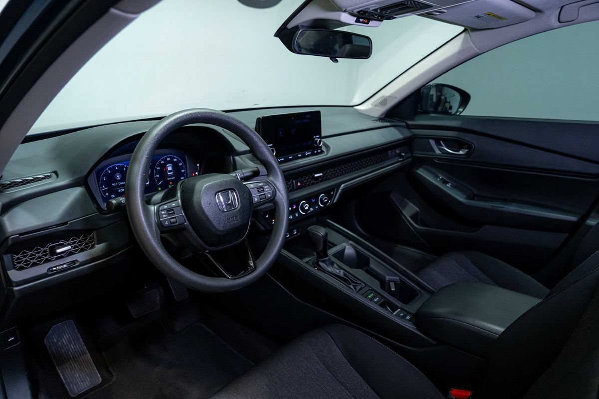 Used 2025 Honda Accord SE image 12