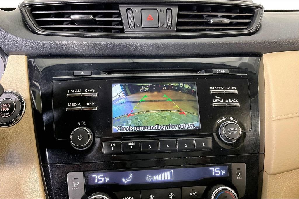 Used 2017 Nissan Rogue SV AWD/4WD image 31