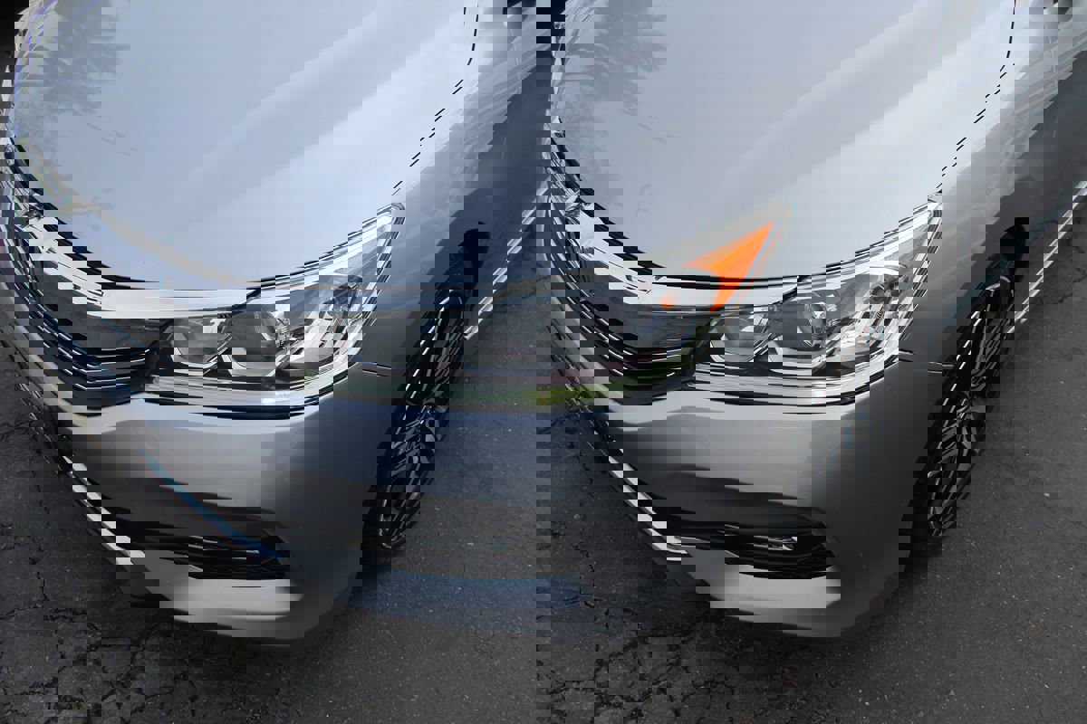 Used 2017 Honda Accord Sport image 10