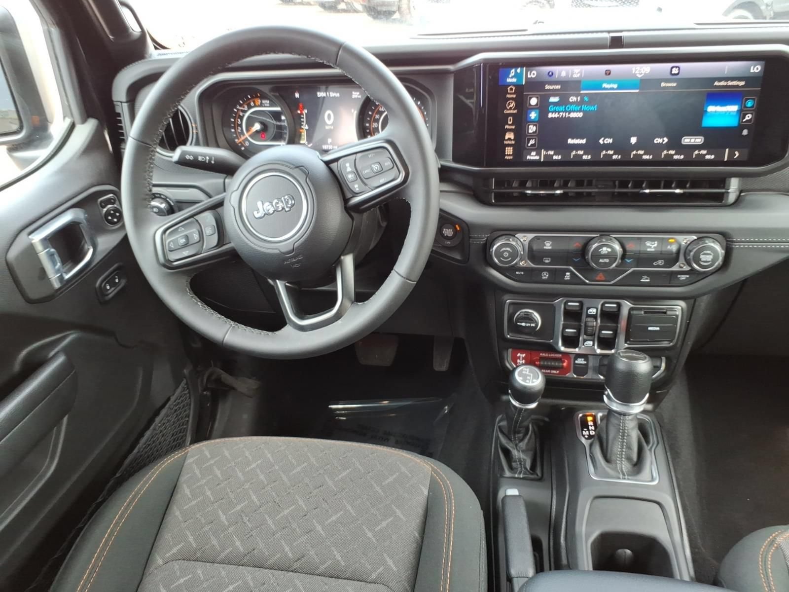 Used 2026 Jeep Gladiator Mojave AWD/4WD image 22