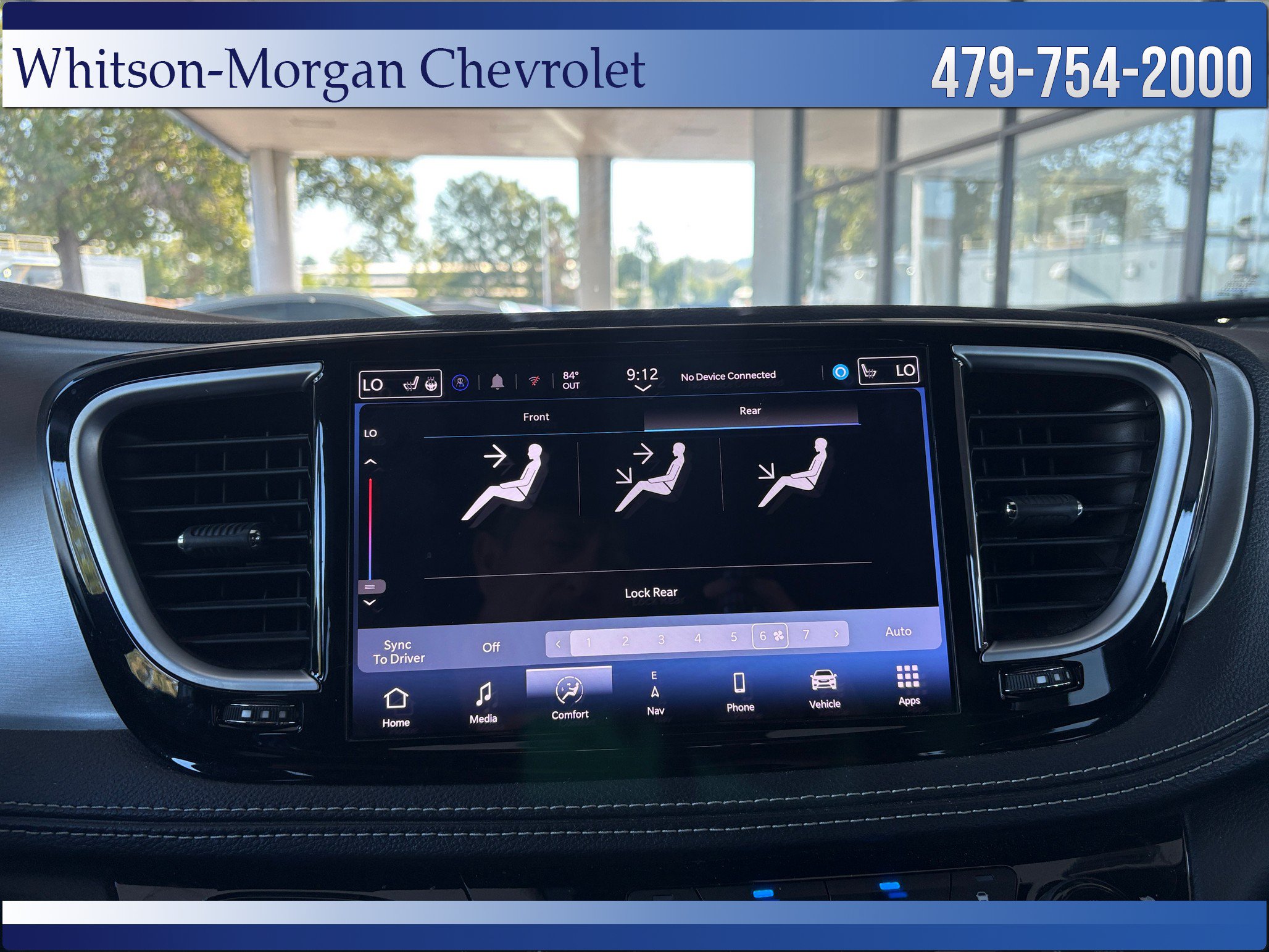 Used 2024 Chrysler Pacifica Premium FWD image 31