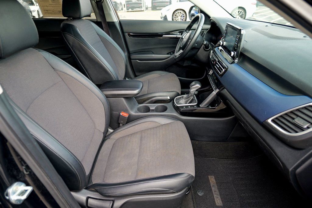 Used 2023 Kia Seltos S image 32