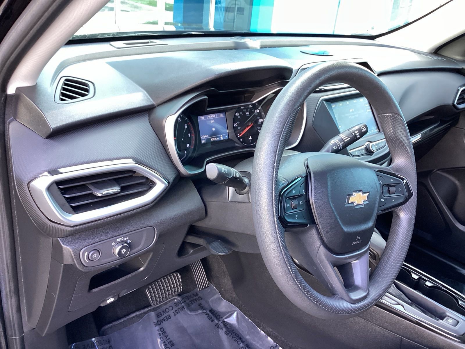 Used 2023 Chevrolet TrailBlazer LS image 9