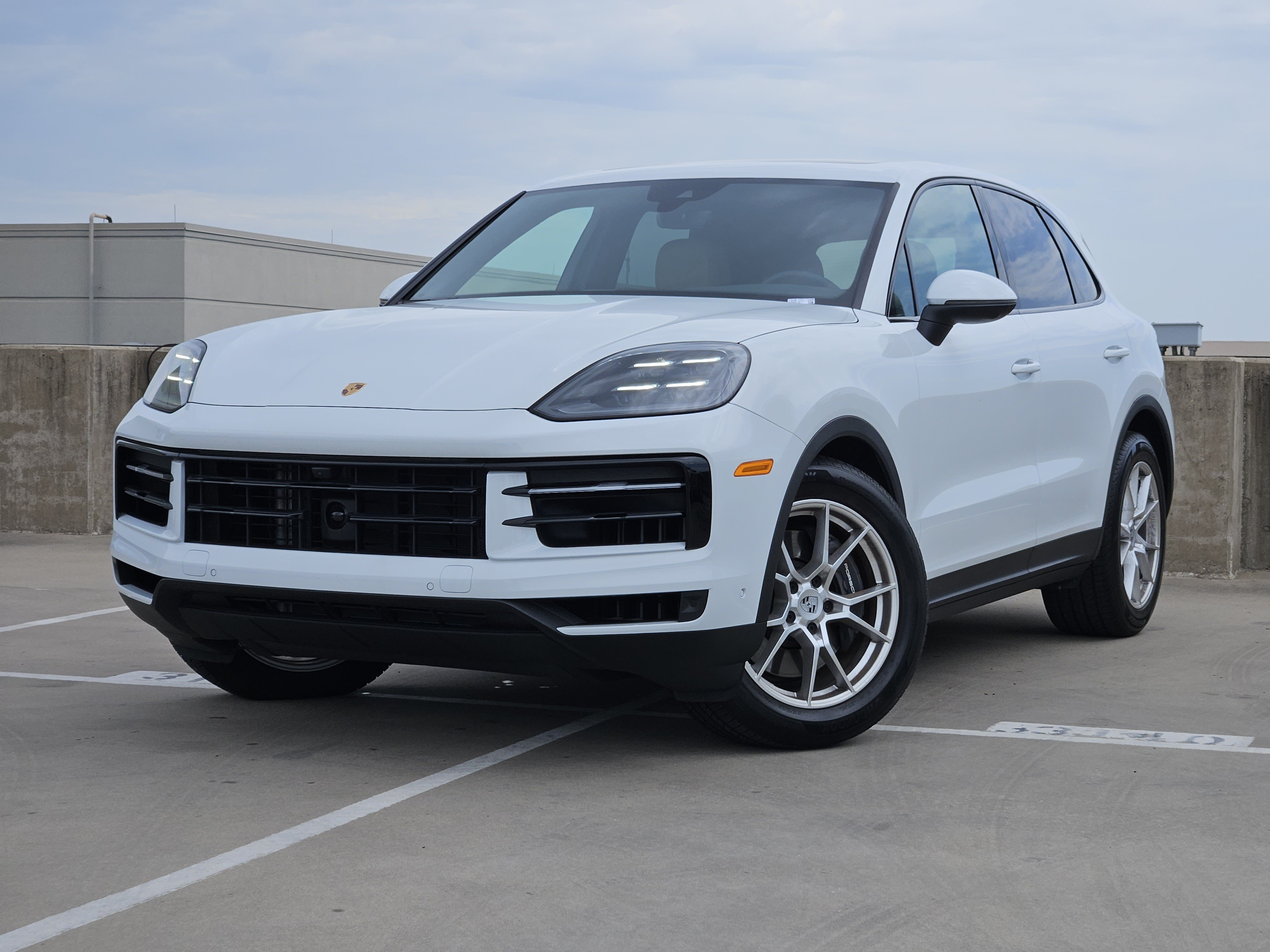 Certified 2026 Porsche Cayenne AWD/4WD image 1