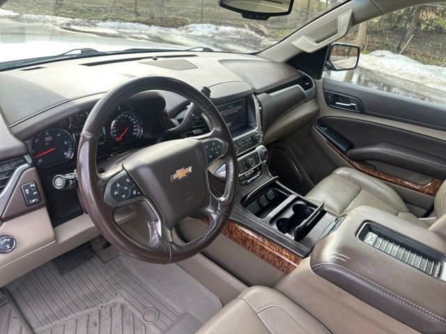 Used 2020 Chevrolet Suburban Premier AWD/4WD image 34