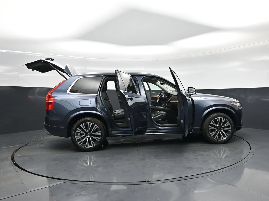 Used 2021 Volvo XC90 T5 Momentum w/ Protection Package Premier AWD/4WD image 3