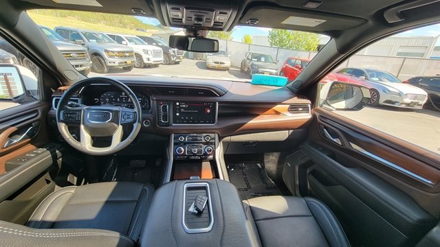 Used 2022 GMC Yukon XL Denali AWD/4WD image 15