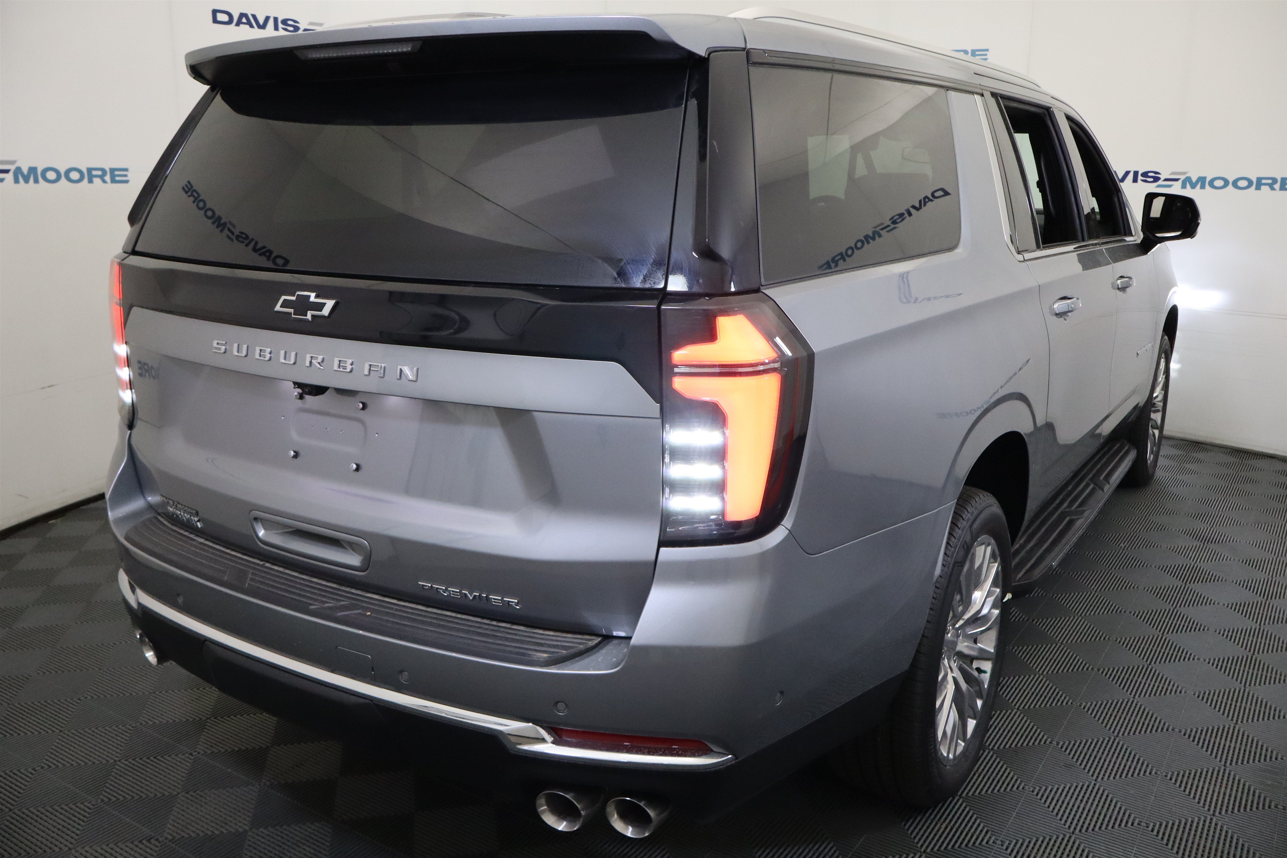 New 2026 Chevrolet Suburban Premier w/ Sun And Tow Package AWD/4WD image 6