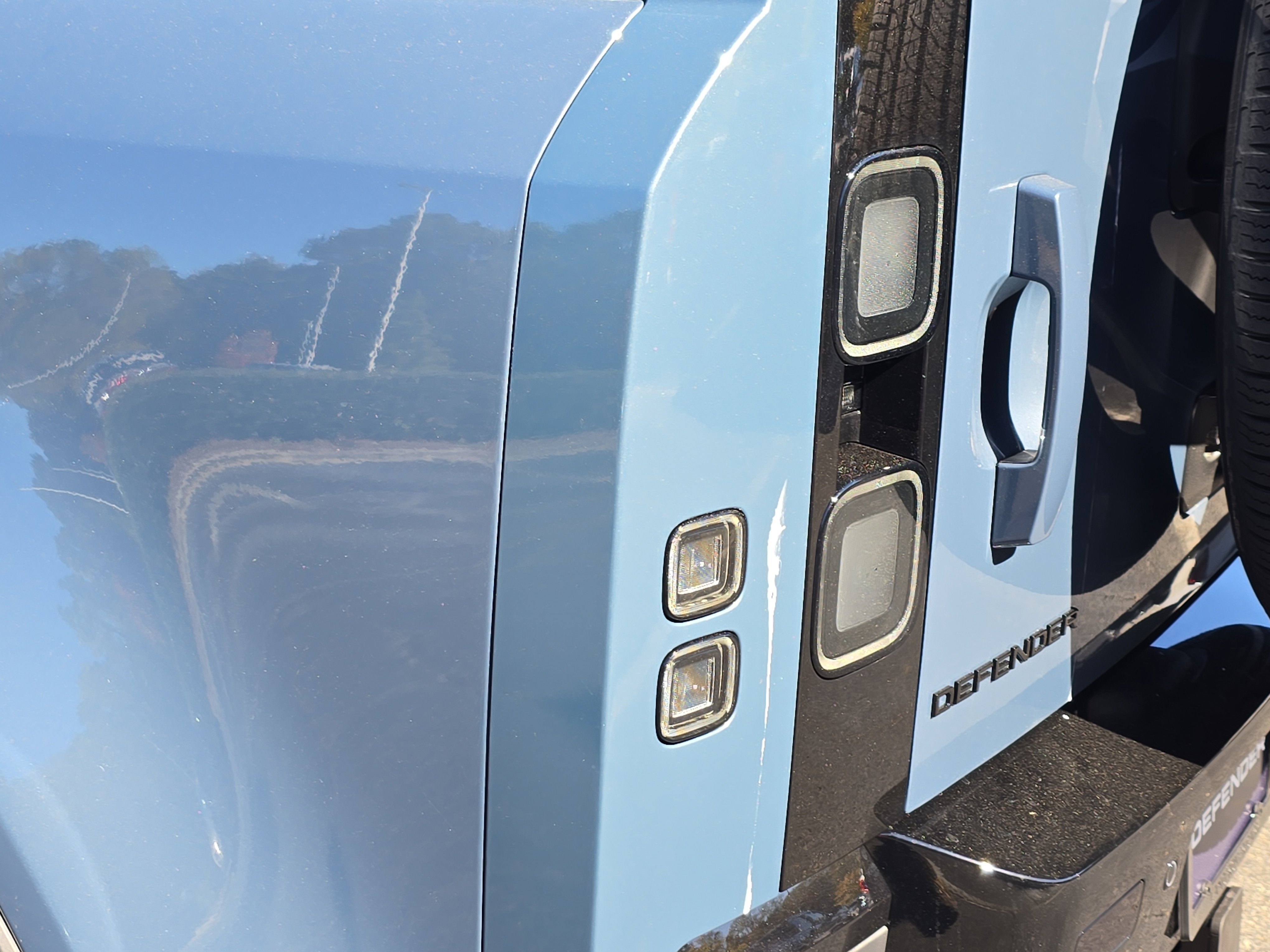 New 2026 Land Rover Defender 110 S image 33