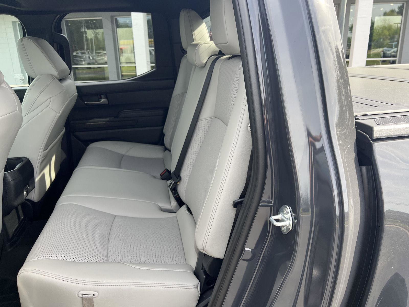 Used 2024 Toyota Tacoma Limited w/ Limited Package (LT) image 9