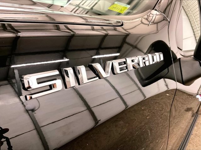 Used 2020 Chevrolet Silverado 1500 Custom w/ Custom Value Package AWD/4WD image 13