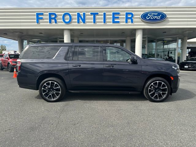 Used 2022 Chevrolet Suburban RST image 2