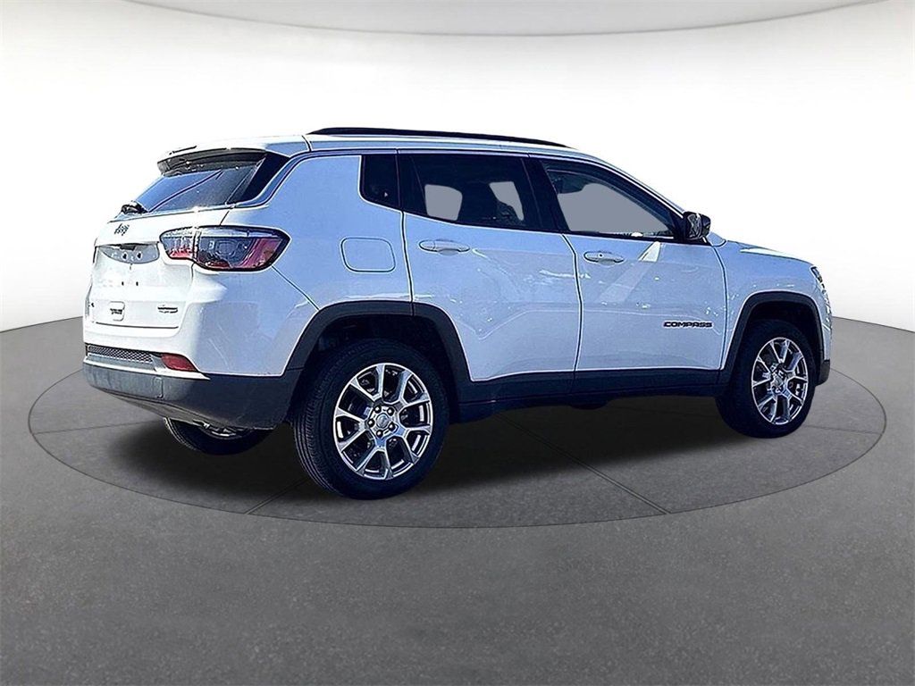 Certified 2022 Jeep Compass Latitude image 6