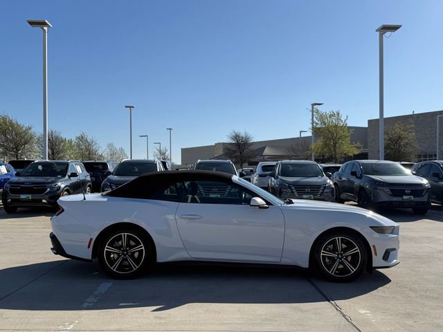 Used 2025 Ford Mustang EcoBoost image 5