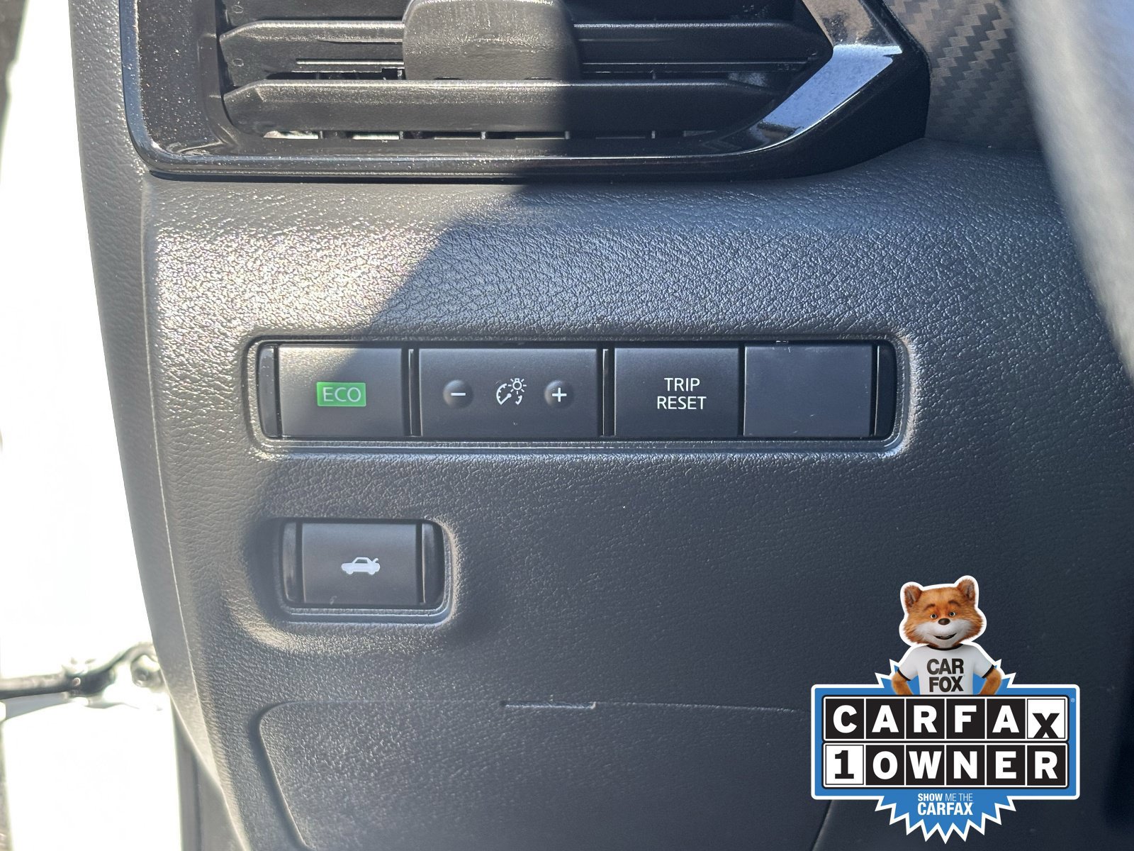 Used 2025 Nissan Sentra SV w/ Trunk Package FWD image 32