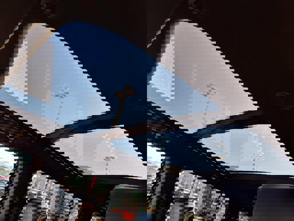 Used 2024 Jeep Wagoneer L Series II w/ Premium Group I image 19