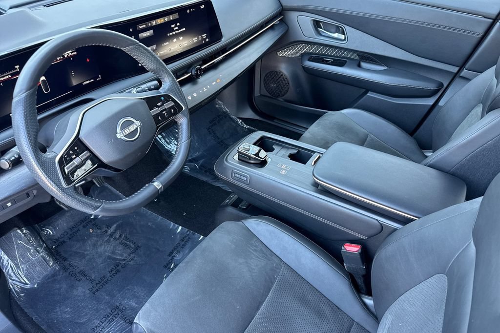 Used 2024 Nissan Ariya AWD image 9