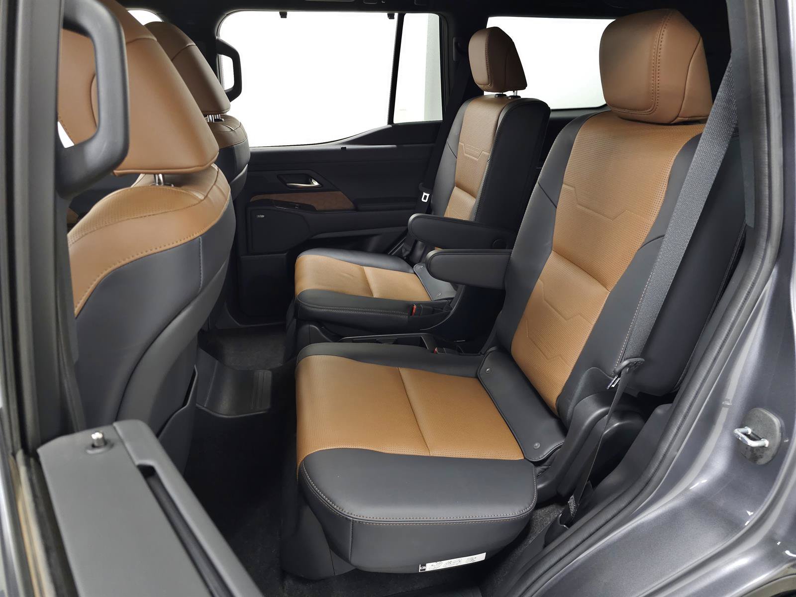 Certified 2025 Lexus GX 550 w/ Cold Area Package AWD/4WD image 43
