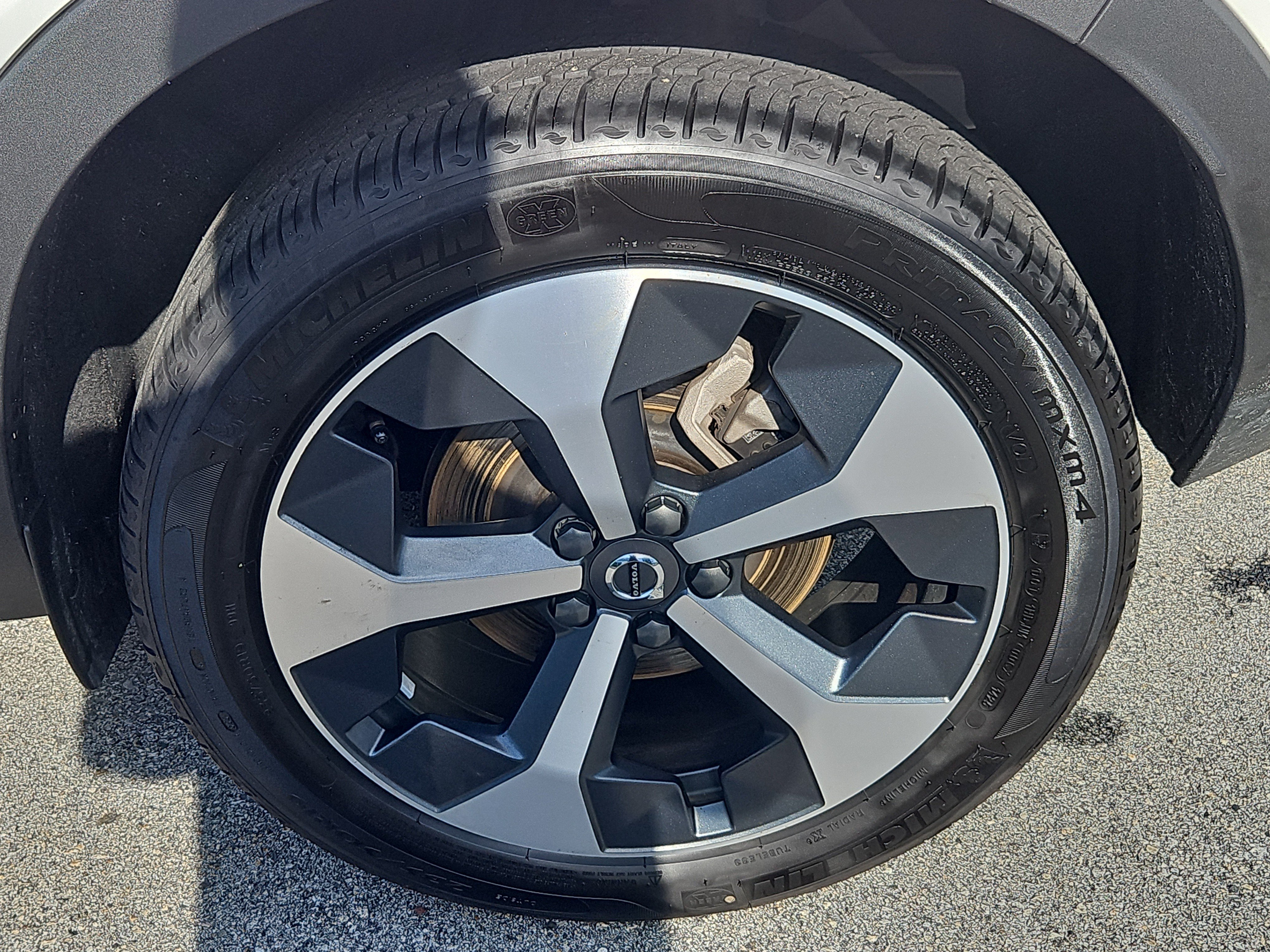 Used 2026 Volvo XC40 B5 Plus w/ Protection Package Premier AWD/4WD image 29
