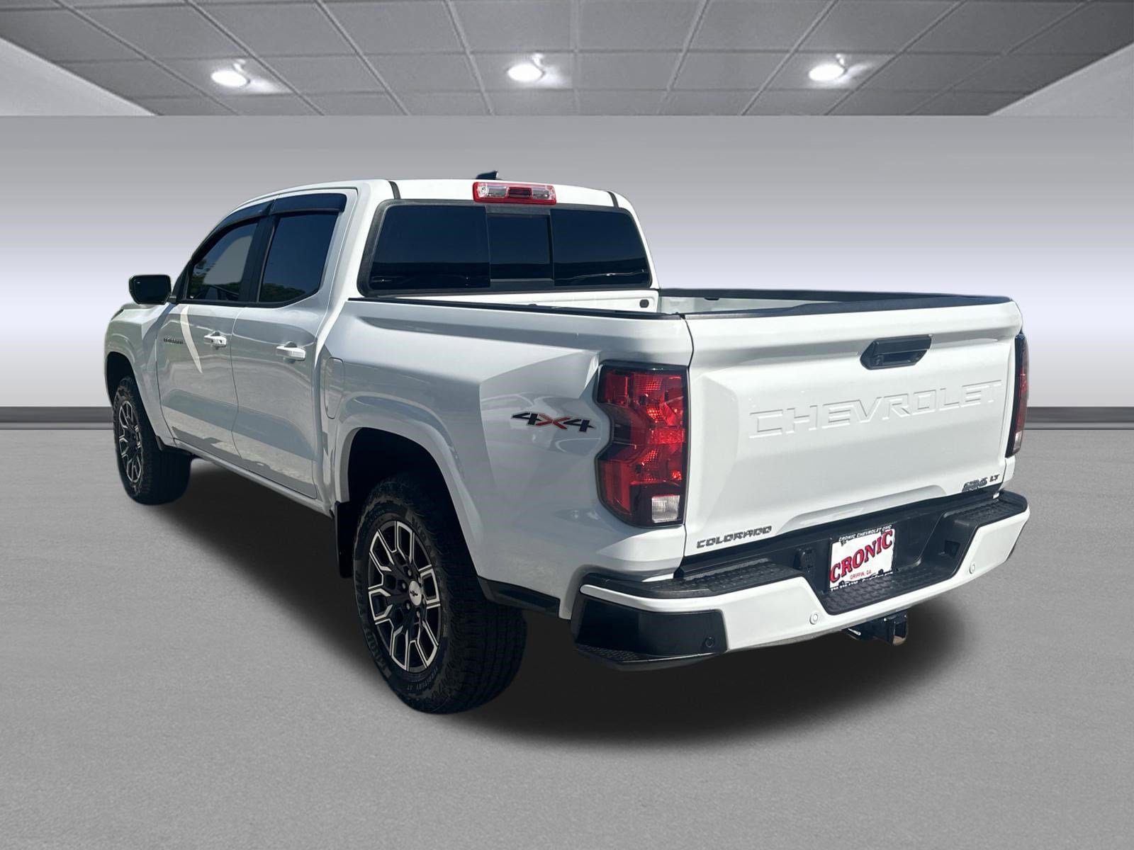 Used 2024 Chevrolet Colorado LT w/ LT Convenience Package II AWD/4WD image 5