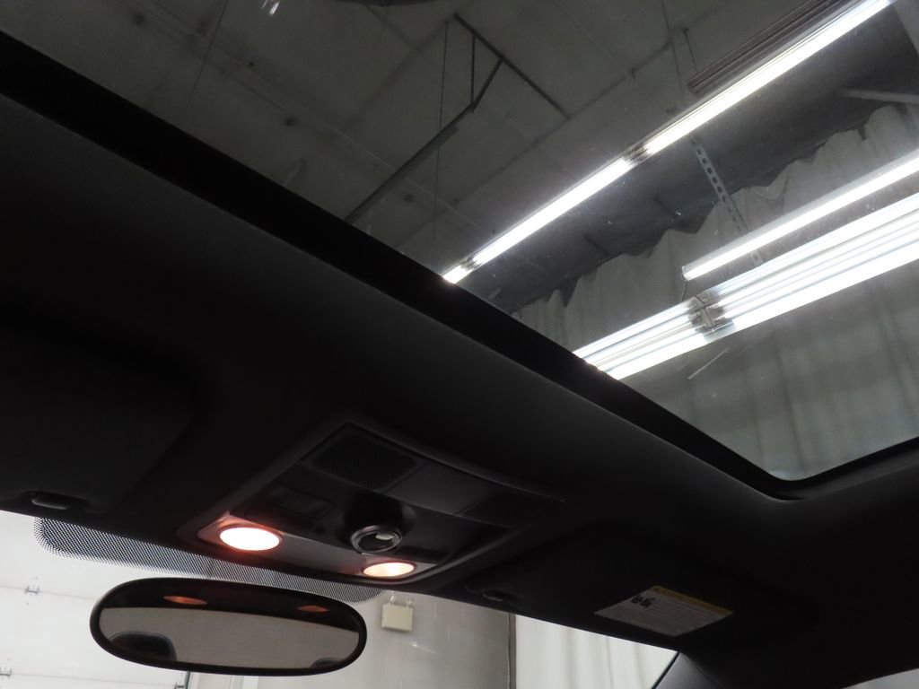 Used 2013 Volkswagen Beetle 2.5 Fender FWD image 19